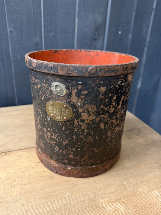 Vintage Cast Iron Pot