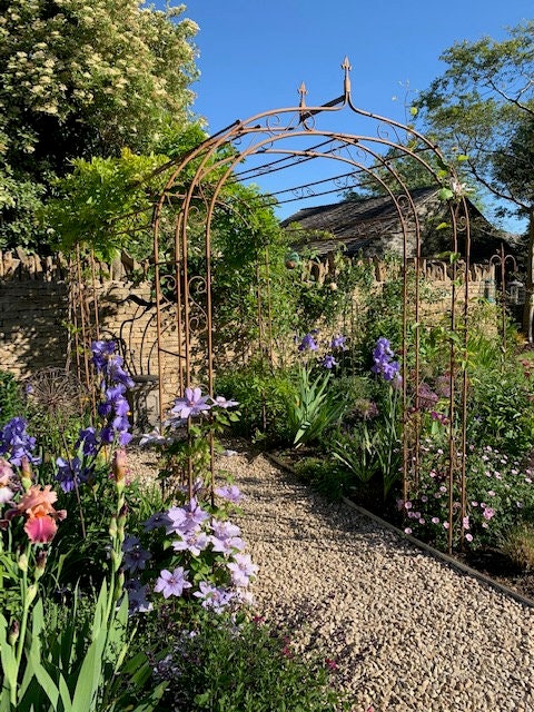 Rose Tunnel Archway Frame with Fleur-de-Lys Finial