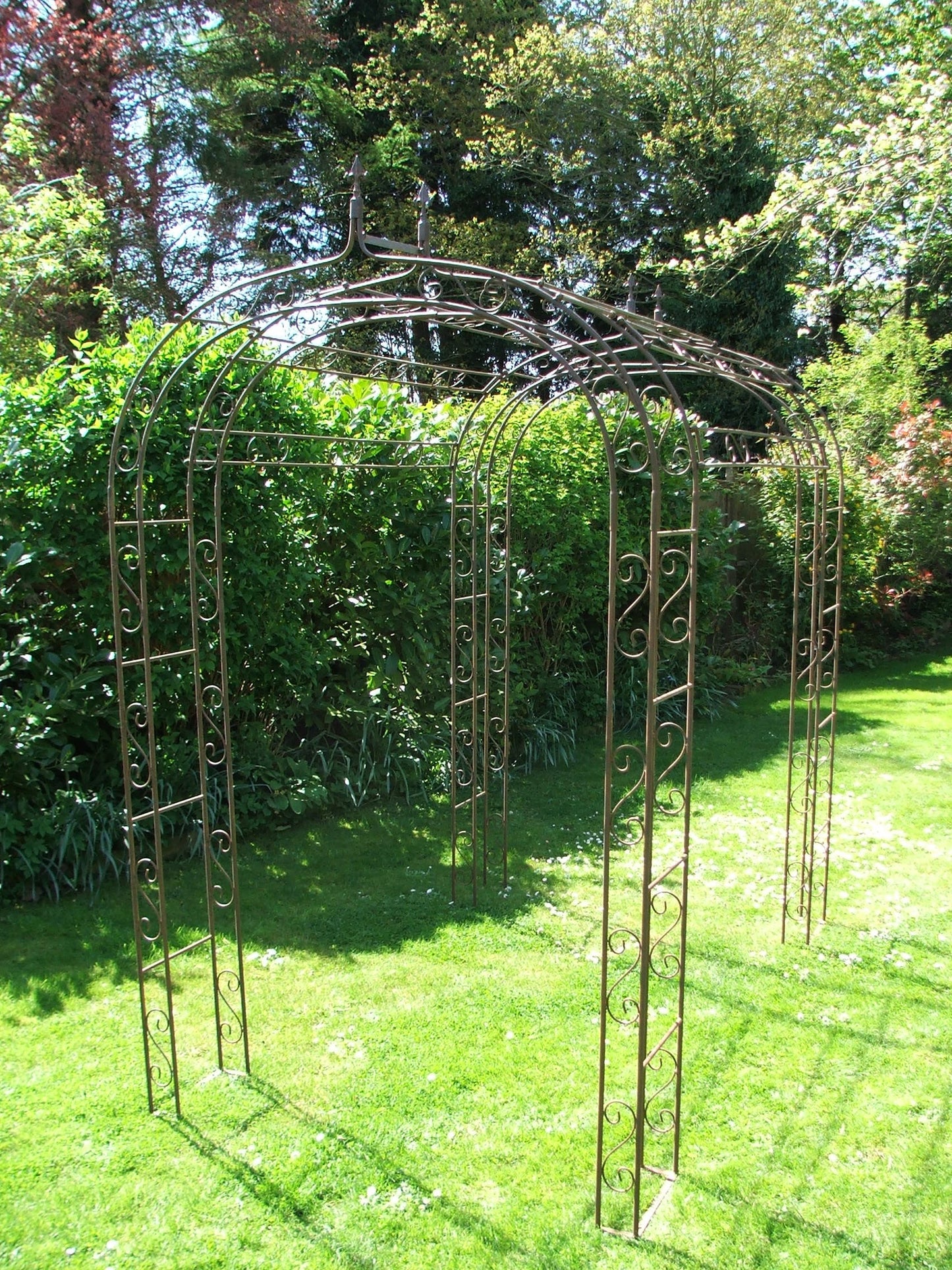 Rose Tunnel Archway Frame with Fleur-de-Lys Finial