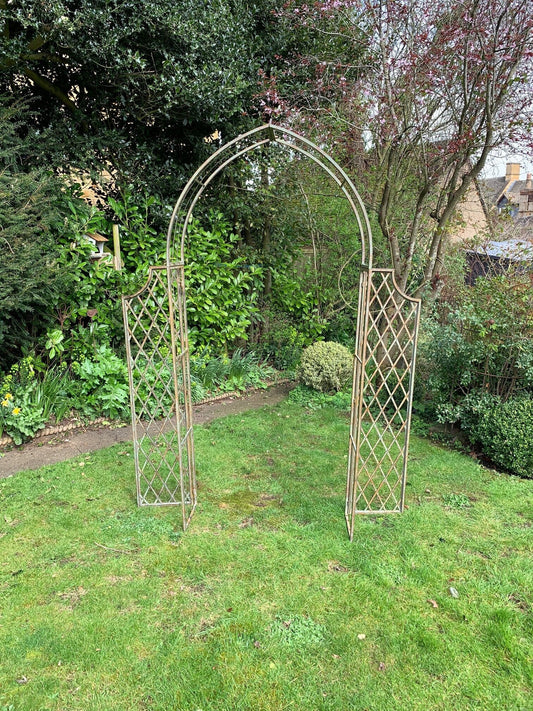 Gothic Arch with Side Trellis Panels